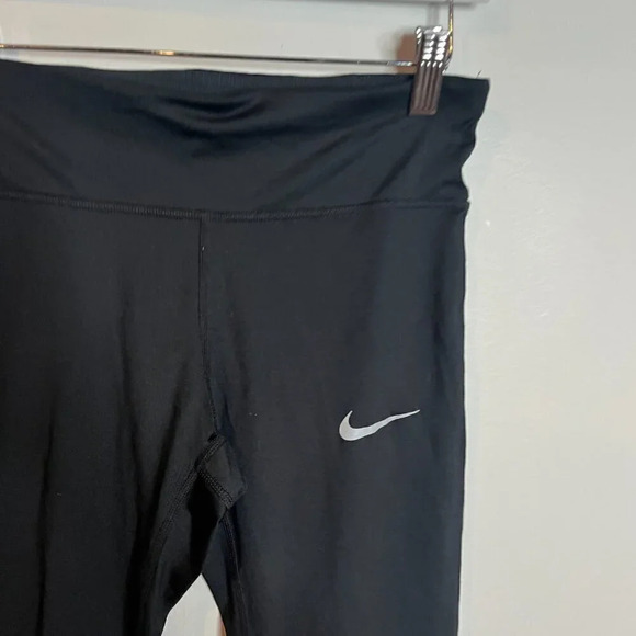 Nike Dri-Fit black logo cropped leggings - Picture 2 of 4